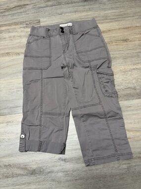 Women’s Fashion Bug Size 6 Gray Capri Bermuda Shorts
